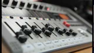Video thumbnail for Zoom R24 - 24-track Portable SD Recorder by אולפני גיטר