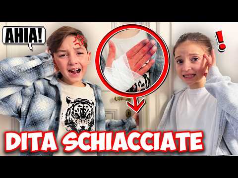FIGLIODIEGO SI E' SCHIACCIATO LE DITA NELLA PORTA DA FIGLIACHIARA DURANTE IL NASCONDINO...