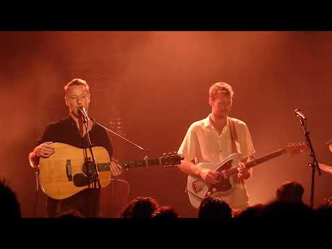 Hollow Coves  in concert , Paris , june 7 2022.