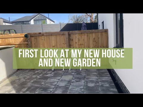 First look around our new garden in our new house 🏡 totally blank canvas but has loads of potential