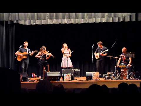 The Duhks in Nederland, performing "Out of the Rain"