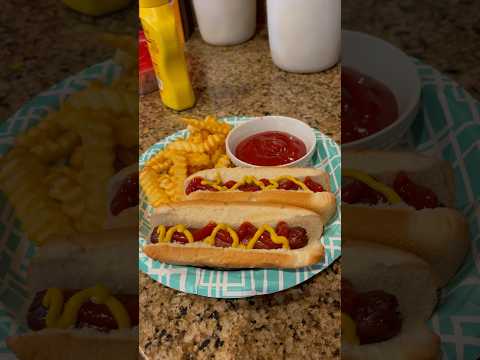 KETCHUP OR MUSTARD HOT DOGS? #hotdogs #ketchup #mustard