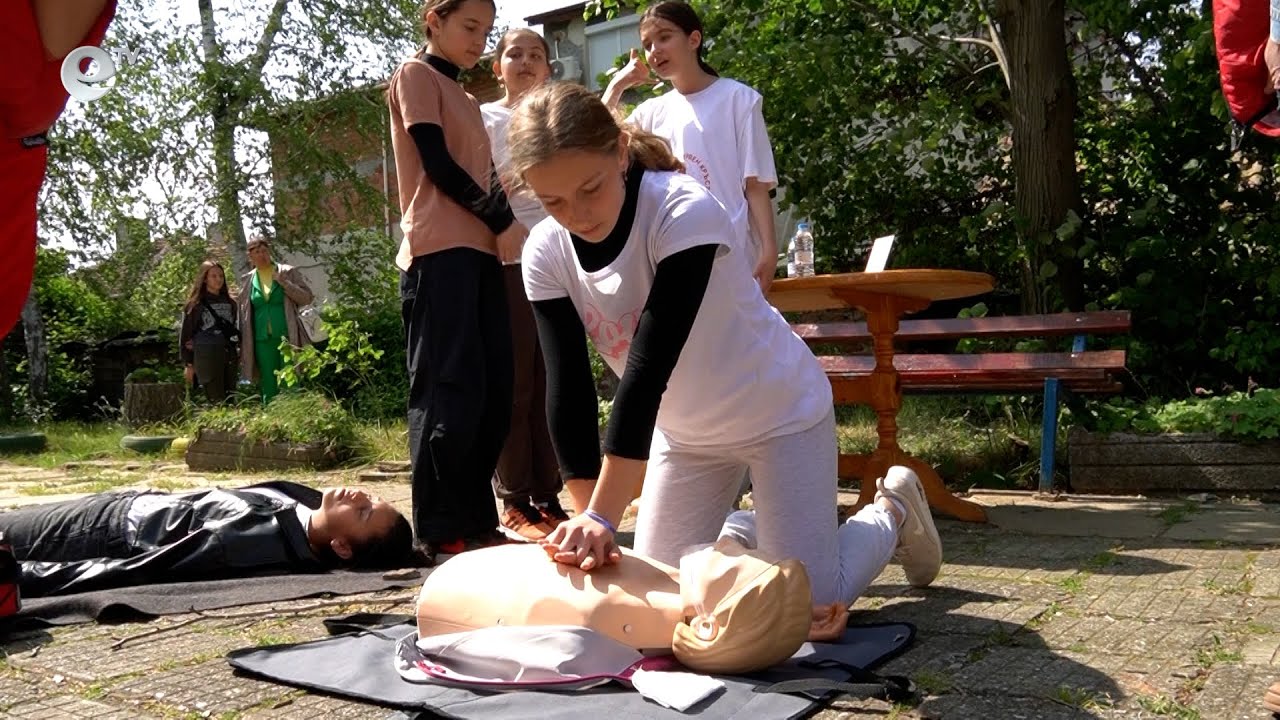 Нараства броят на доброволците в Българския младежки червен кръст в Кърджали