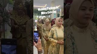 Download lagu Beautifull Traditional Palembang Dancer Leading The Bride mp3