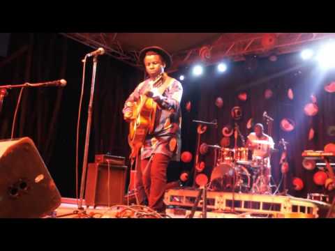 Giovanni kiyingi - Live at MILEGE world music festival (PRF : Kaleeba)