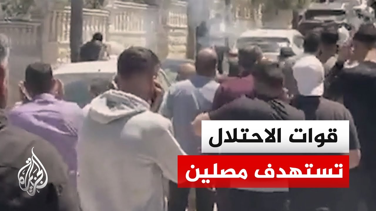 الاحتلال يطلق النار على مصلين ويحتجزهم داخل مسجد في رام الله