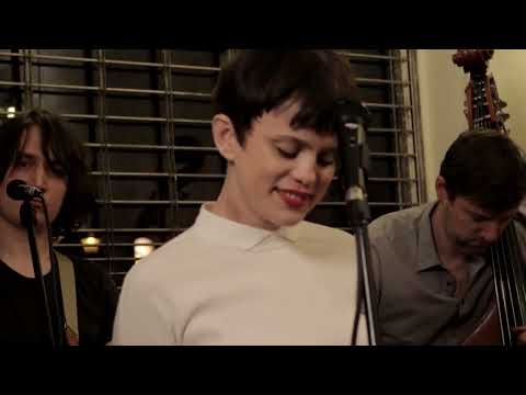 Zmeitrei   tiny cafe session  Berlin