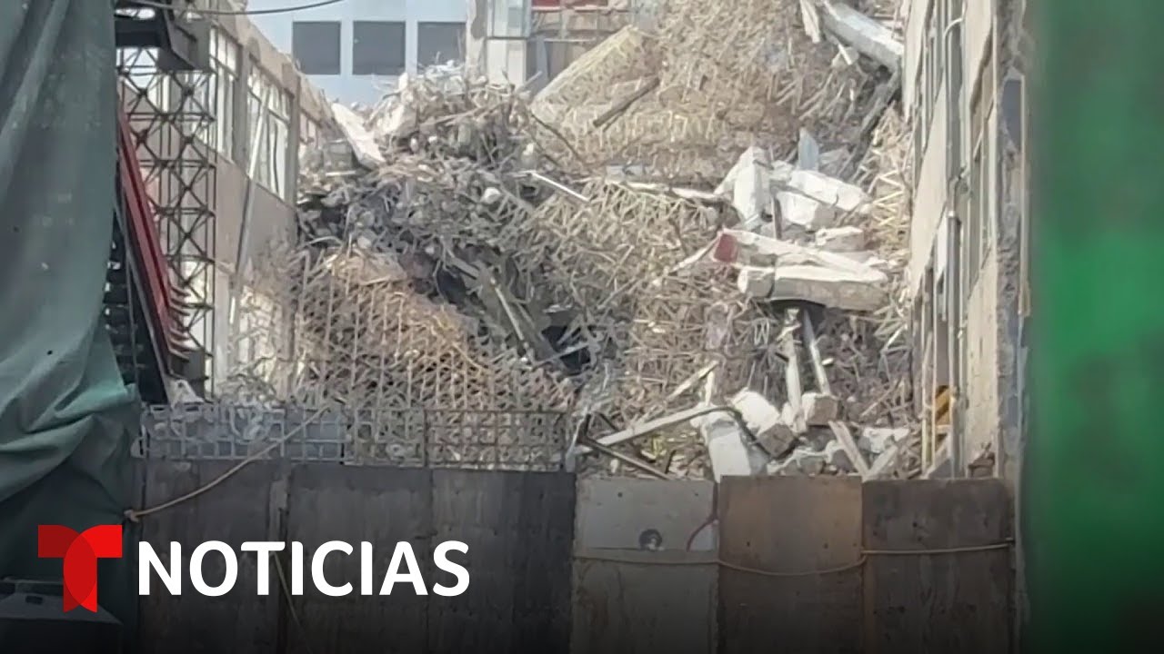 Investigan el derrumbe de un edificio en México que causó tres muertes | Noticias Telemundo