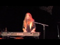 Judith Owen - Walking The Dog -  Live At "Le Zèbre de Belleville" Paris (France), October 28, 2015