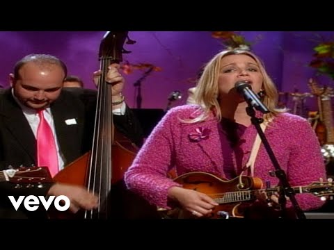 Bill & Gloria Gaither - The Prettiest Flowers Will Be Blooming [Live] ft. The Isaacs