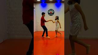 Download lagu Rajvee and Swayam Dance | Ek Lajran Sajra Mukhda | Rising Stars #youtubeshorts #dance mp3