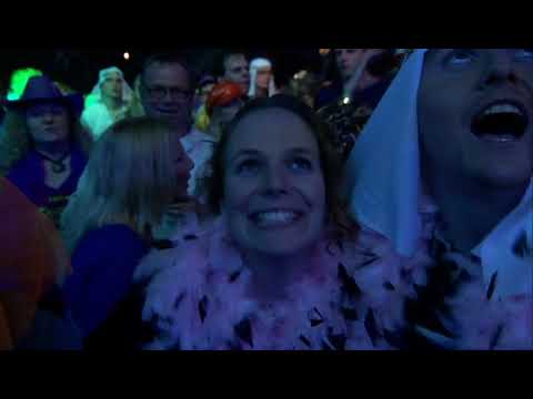 27 Toppers in concert 2013 90's Medley