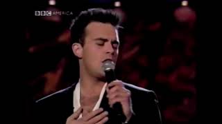 Robbie Williams - Have You Met Miss Jones? (Live Parkinson 2001)