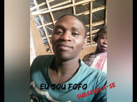 Quando alguém se sente fofo. Yayá Star não larga no espelho.