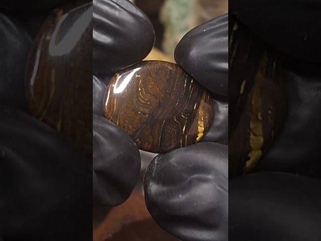 حجر ايرون تايغر طبيعي