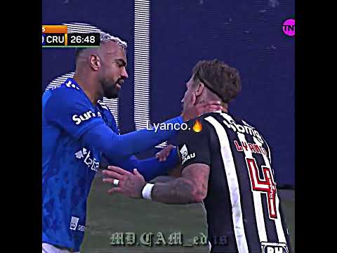 Lyanco entrou na mente delas!🔥🐓 #futebol #atleticomg #edit #cruzeiro #serieb #shorts #viralvideos
