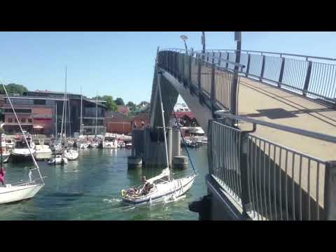 Sailing yachts and boat crashes | FAIL | February 2018