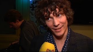 Håkan Hellström skrev årets låt - men minns han hur den går?