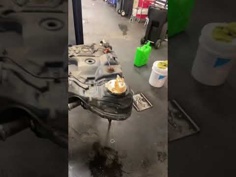Fuel pump s60