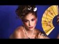 BEHIND THE SCENES Jennifer Lopez