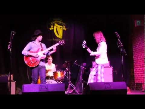 download lagu mp3 mp4 Emily De Molly Crystal Crown, download lagu Emily De Molly Crystal Crown gratis, unduh video klip Emily De Molly Crystal Crown