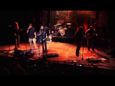 Blackberry Smoke - Restless (feat. Zac Brown & Clay Cook) [Live At The Georgia Theatre DVD]