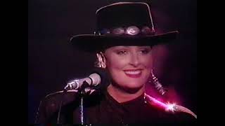 Give A Little Love &amp; Don&#39;t Be Cruel - The Judds 1988