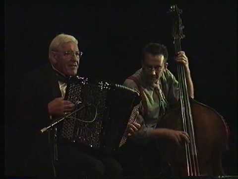 Cees de Nijs - Swing medley: Don`t get around much anymore - On the sunny site of the street
