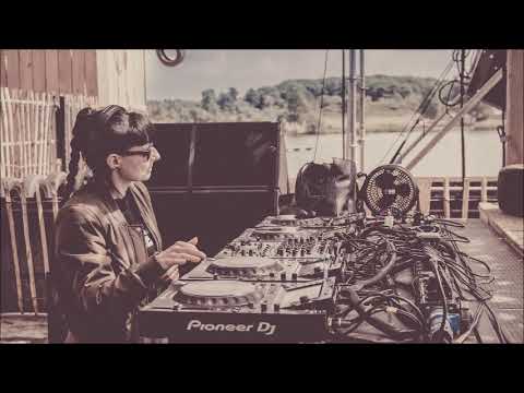 T-Quest and Trish - DJ Set @ Fuse (Brussels) 2001-12-08