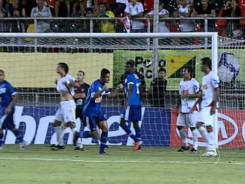 Wallyson atacante do Cruzeiro-MG pedindo musica no Globo esporte