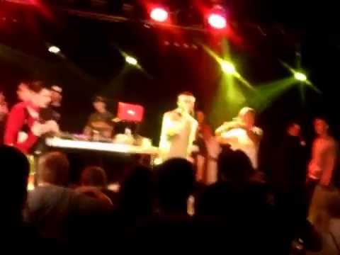 Zuti i Tatisha - Kilogrami gudre (Dom omladine LIVE 16.5.2014)