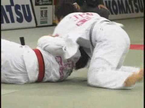 O-soto-gari par Yoshie Ueno (JPN)