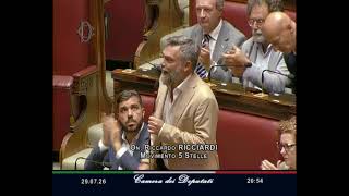 RICCIARDI: “NON USCIAMO DALL’AULA, MELONI NON SI AZZARDI A RINVIARE IL VOTO SULLE CHAT DI DELMASTRO”
