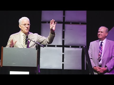 P1 - Pete Wernick awards Steve Martin the 2015 IBMA Distinguished Achievement Award