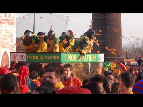 Battaglia arance - carro da getto I Nobili Alfieri - Carnevale Ivrea 2015