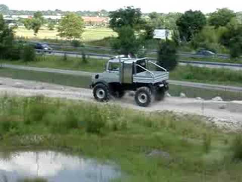 Unimog U10000 off road