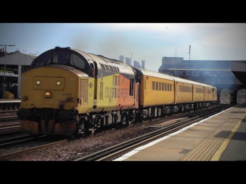 Colas 37099 & 37421 Opens Its Guts Through Tonbridge - 1Z85 (Tonbridge WY - Derby RTC) 22/08/2022.