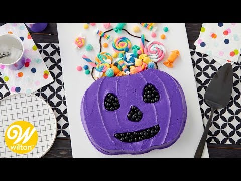 How to Make a Halloween Trick or Treat Candy Bucket Cake | Wilton