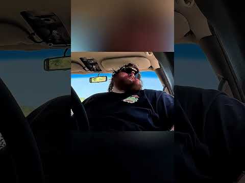 Грузовик сдал назад, и появилась полиция😲 #short