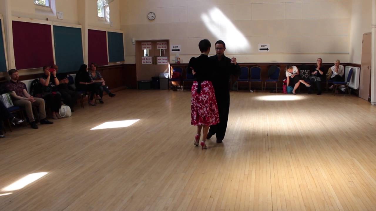 Bruno & Nati Rodriguez - Back Crosses - UNI12