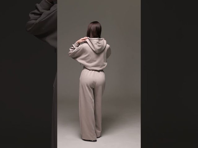 Чоботи жіночі шкіряні байка хутро 592641 Чорний Жіночий спортивний костюм двонитка 594460 Бежевий