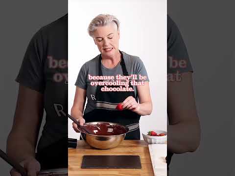 The Correct Method To Dip Strawberries 🍓🍫💯