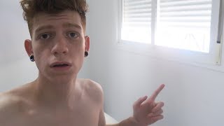 HAY ALGUIEN EN LA VENTANA | Elected