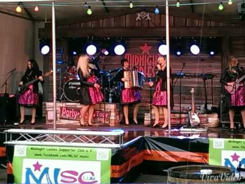 "Tanzt mit uns in den Mai 2015"