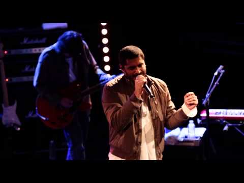Criolo - Subirusdoistiozin - Live au Festival Au Fil des Voix 2015