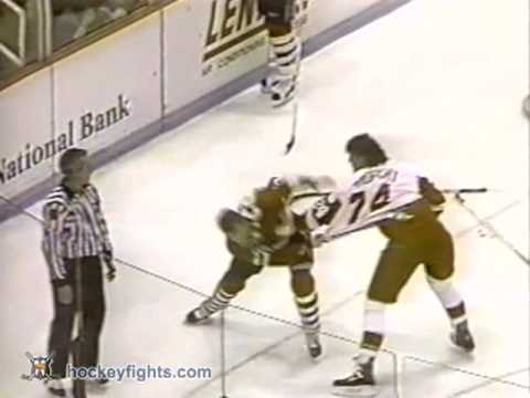 Bob McGill vs Bob Probert Mar 24, 1990