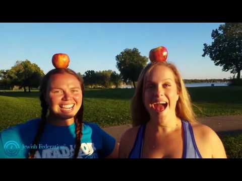 Dip Your Apple  - Fountainheads Rosh Hashanah - Madison Wisconsin Jewish Community