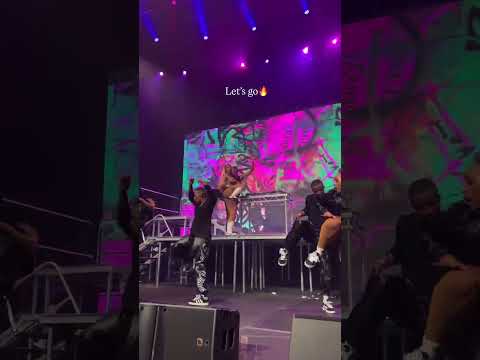 Uncle Waffles playing &lsquo;Zenzele&rsquo; in London