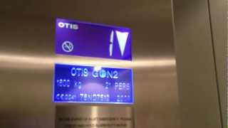 preview picture of video 'Otis Gen2 Lift in Marks and Spencer, Witney'