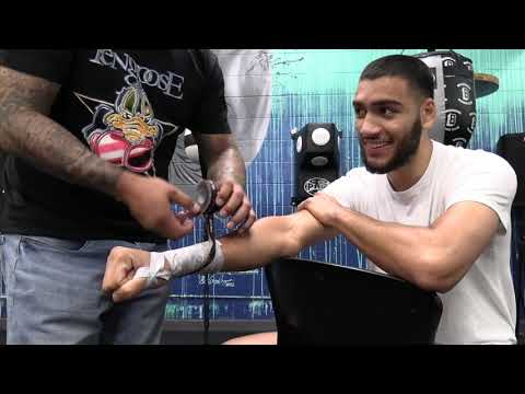 Ricky Funez the best at wrapping hands for boxing | EsNews Boxing